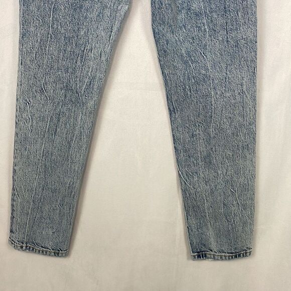 We The free Zuri Hi Rise Buttonfly Mom Jean. Blue Acid Wash. Size 27. - Picture 12 of 15